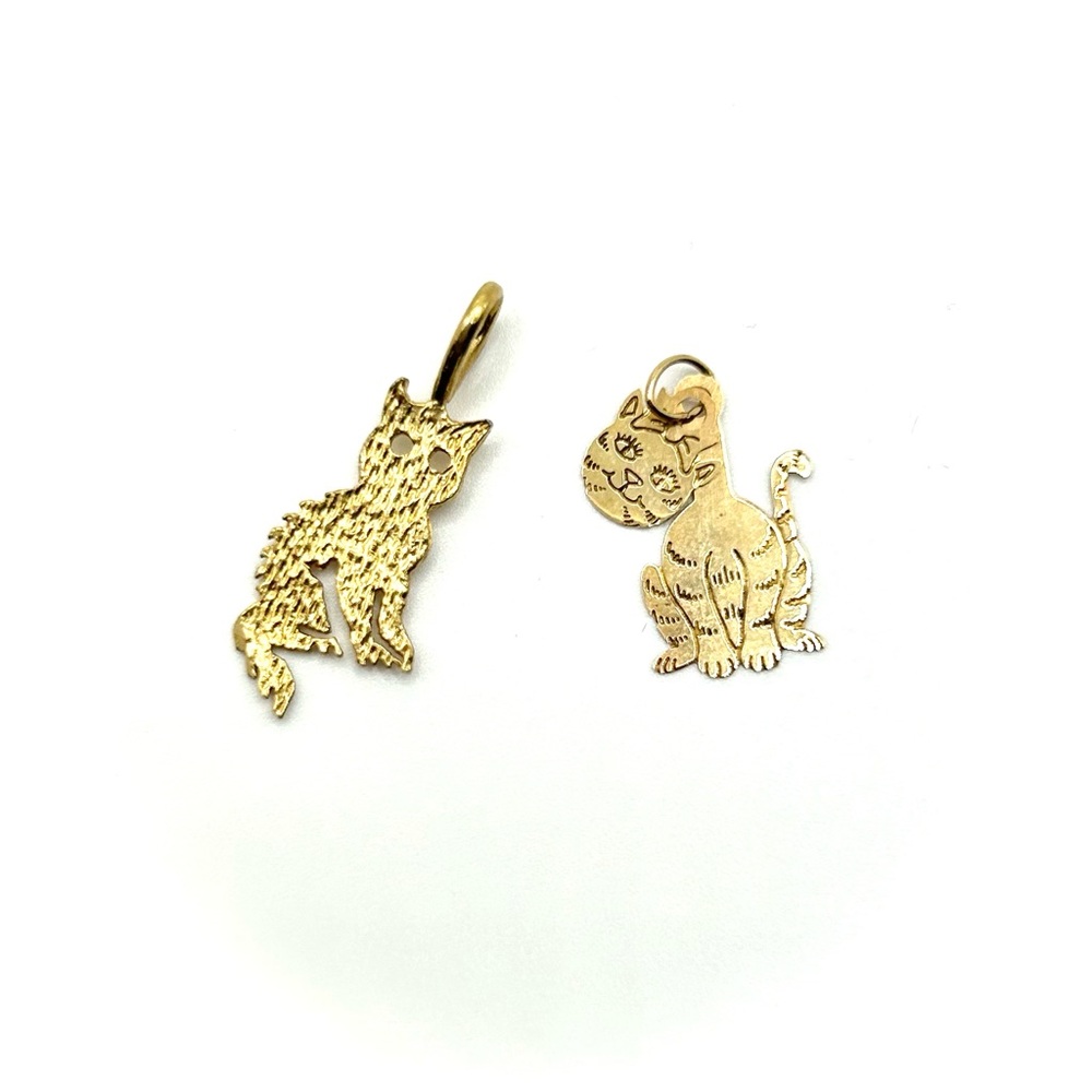 Vintage Set of 2 Quirky Gold-tone Cat Charms
